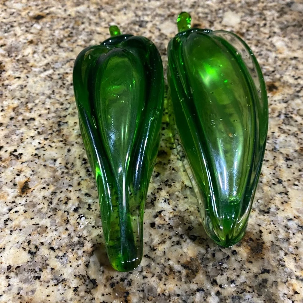 Vintage Pair of Mid Century Modern Hand Blown Green Art Glass 6” Pepper Decor